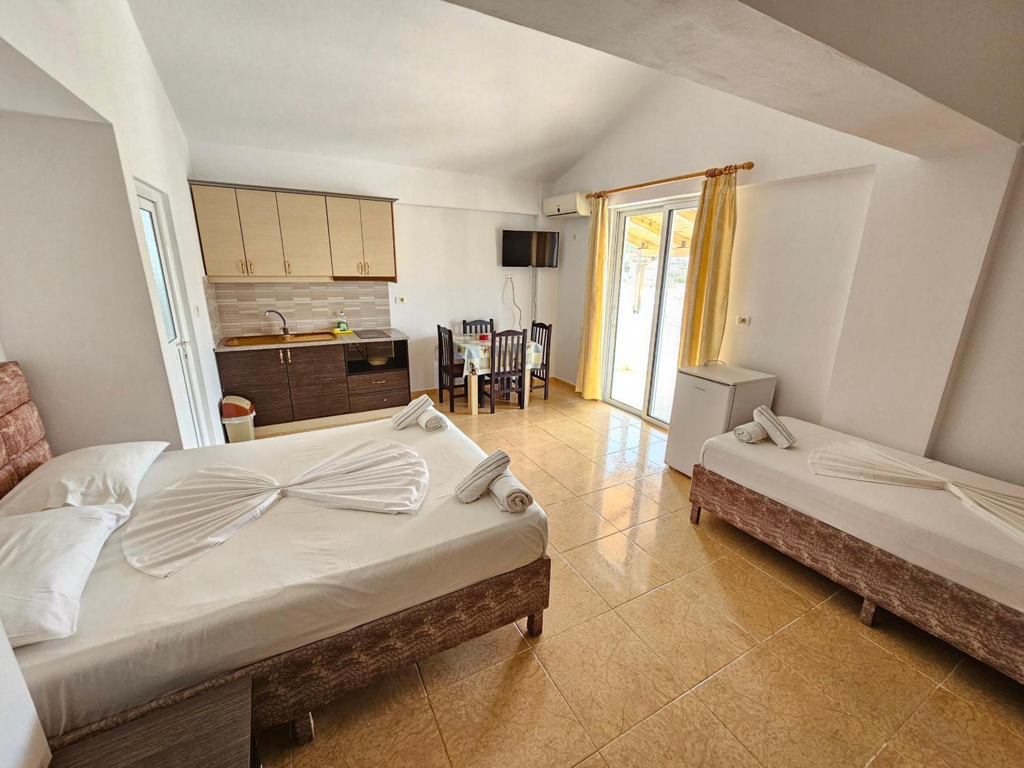 Villa Roku Εξαμίλιο Εξωτερικό φωτογραφία