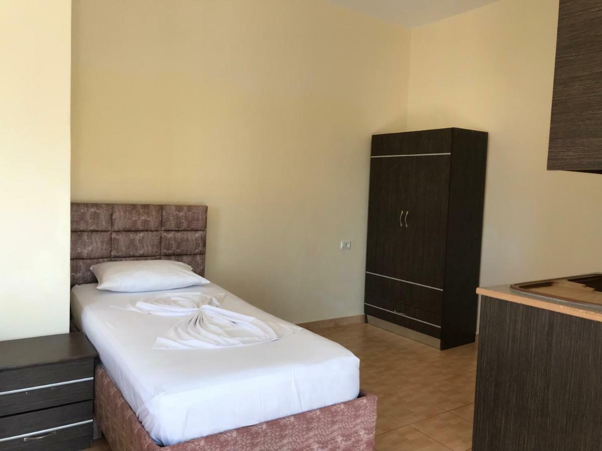 Villa Roku Εξαμίλιο Εξωτερικό φωτογραφία